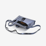 Pochette bracciale in pelle - laminato blu