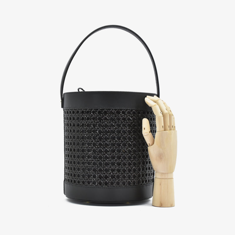 Big Pape Bucket Bag aus Baststroh - schwarz