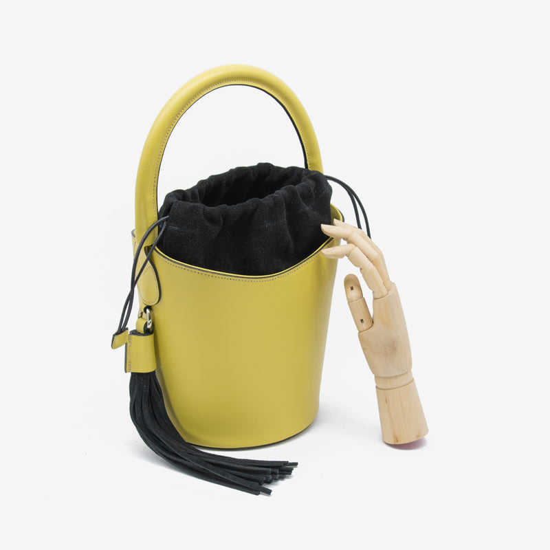 Vera bucket bag in leather - yellow